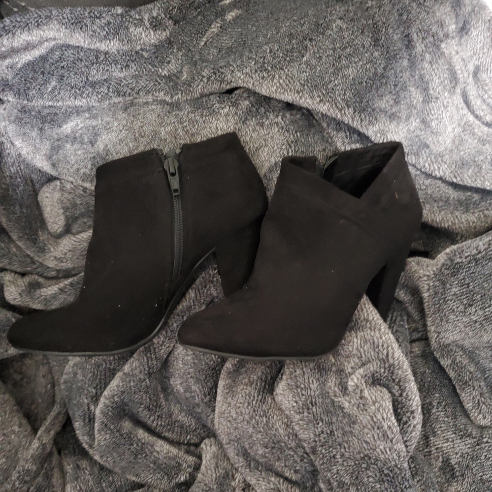 ❤️ Apt 9 booties